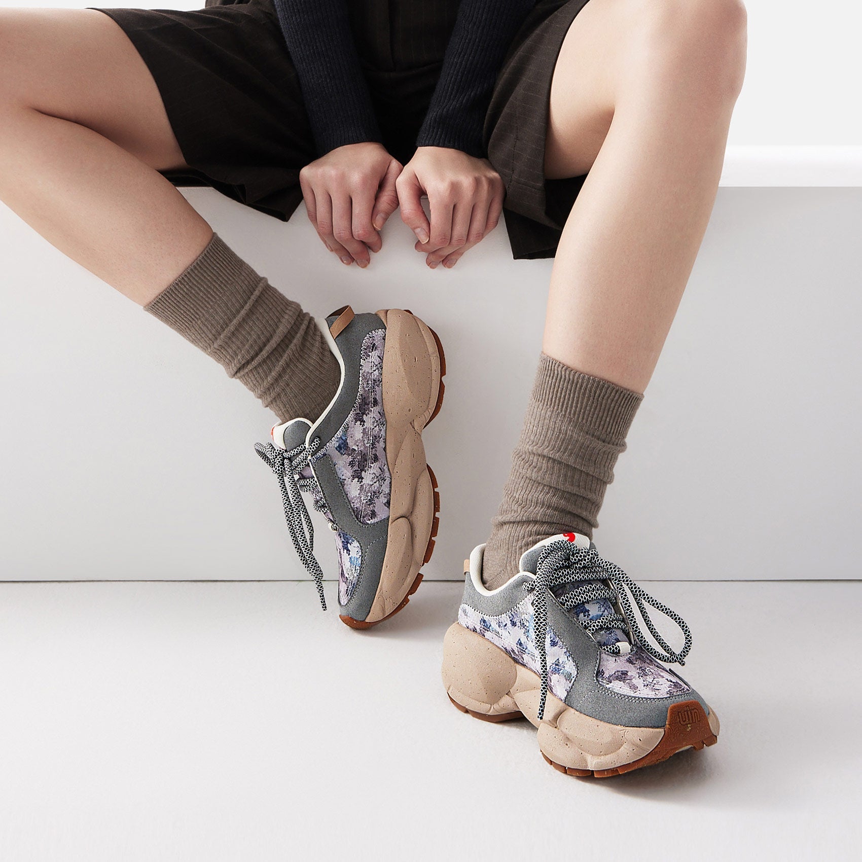 Lost in the Blue Sky Dreamland I Women