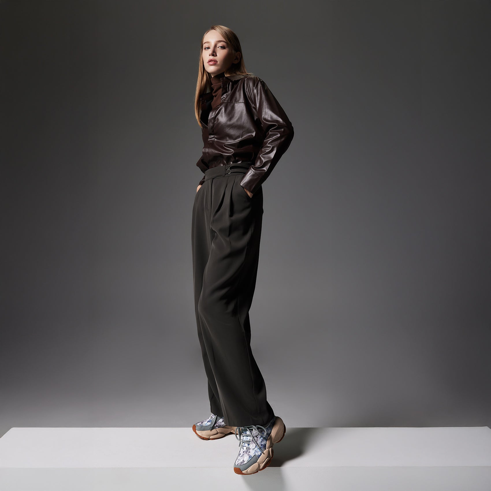 Lost in the Blue Sky Dreamland I Women