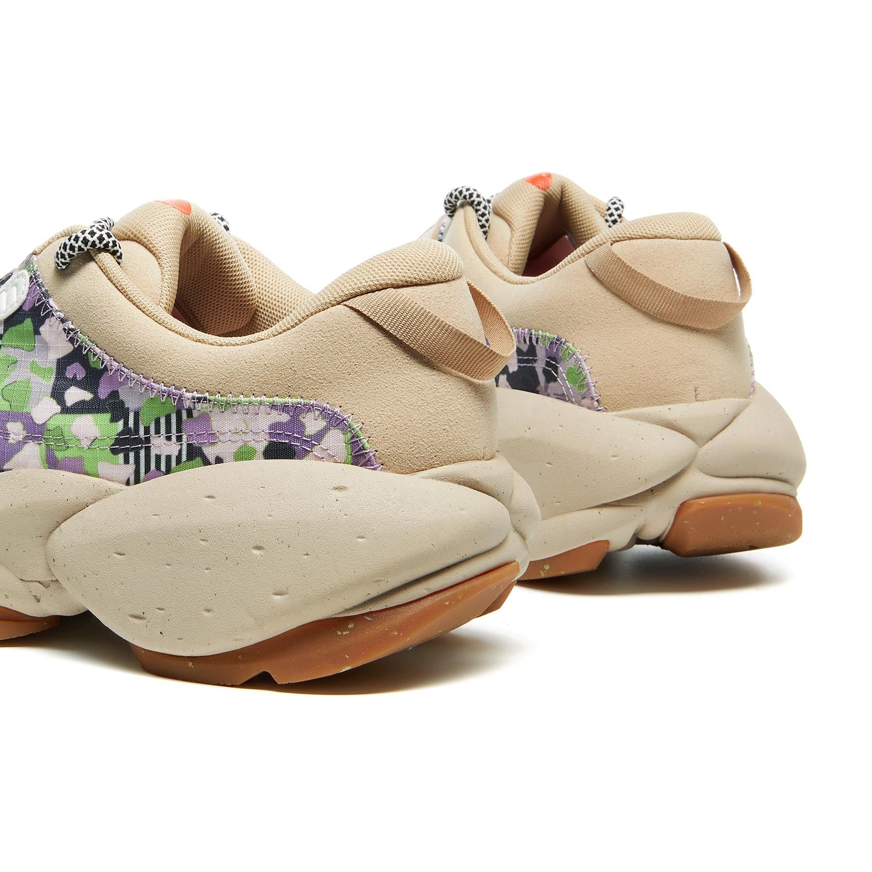 Lost in the Green II Dreamland I Women