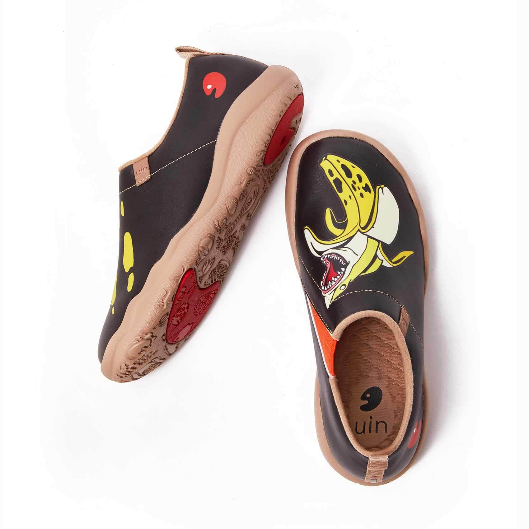 UIN Footwear Women Banana Shark Canvas loafers