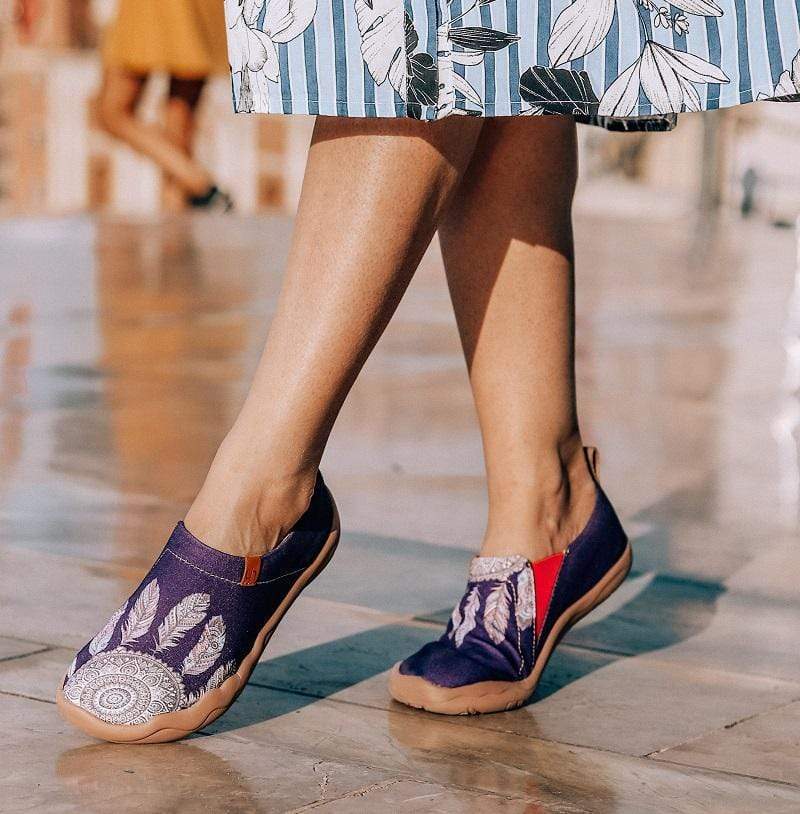 UIN Footwear Women Wind Chimes Canvas loafers